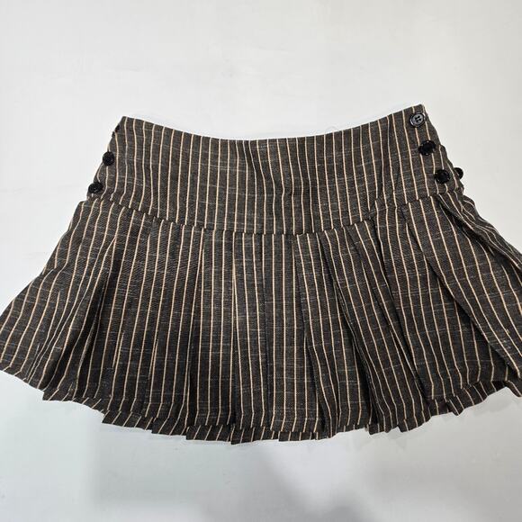 Superdown Brinley Skirt Set in Black Multi - Picture 3 of 8